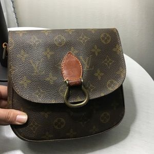 Vintage Louis Vuitton crossbody. No strap